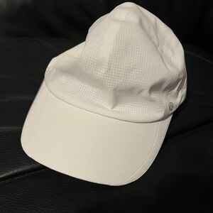 Lululemon fast and free hat “wovenAir” S/M white